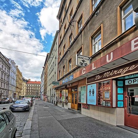 Apartment Lublanska 48 Praag Buitenkant foto