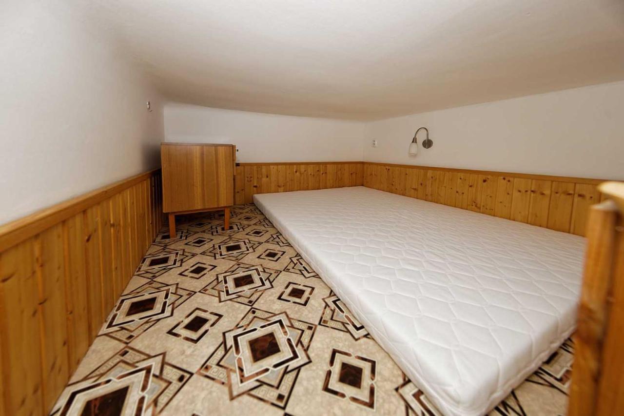 Apartment Lublanska 48 Praag Buitenkant foto