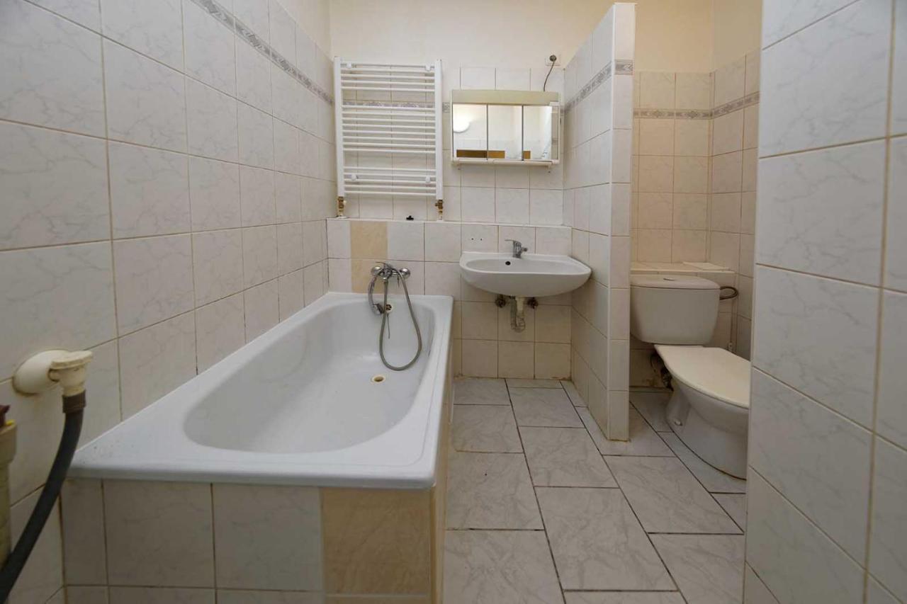 Apartment Lublanska 48 Praag Buitenkant foto