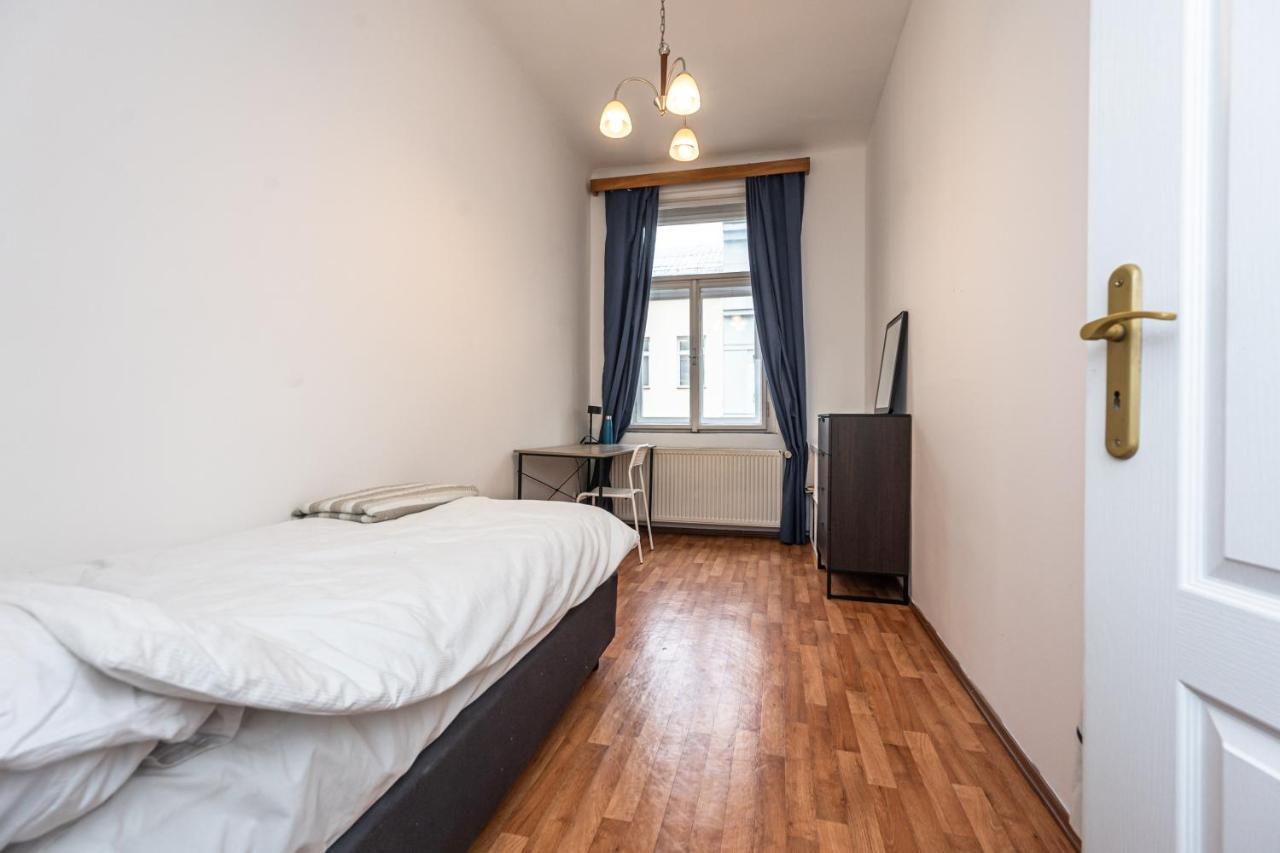 Apartment Lublanska 48 Praag Buitenkant foto