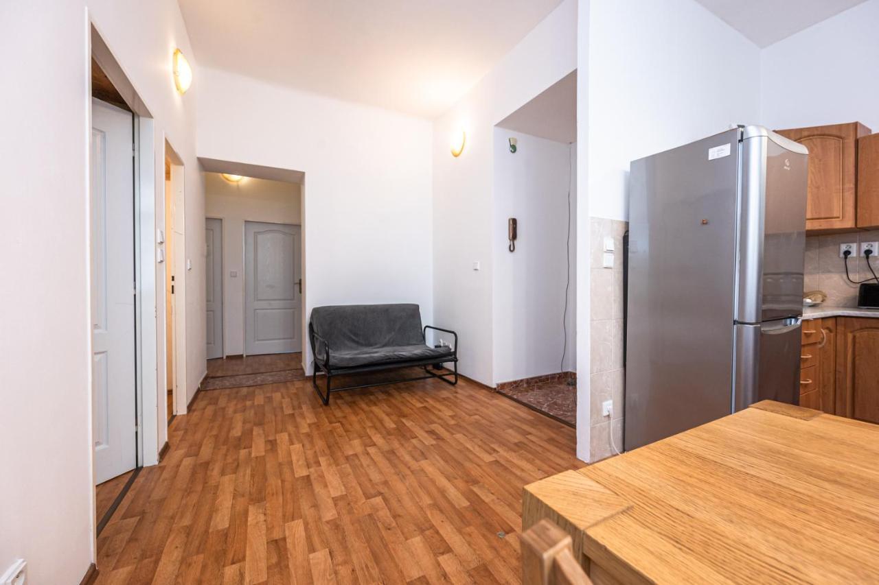 Apartment Lublanska 48 Praag Buitenkant foto