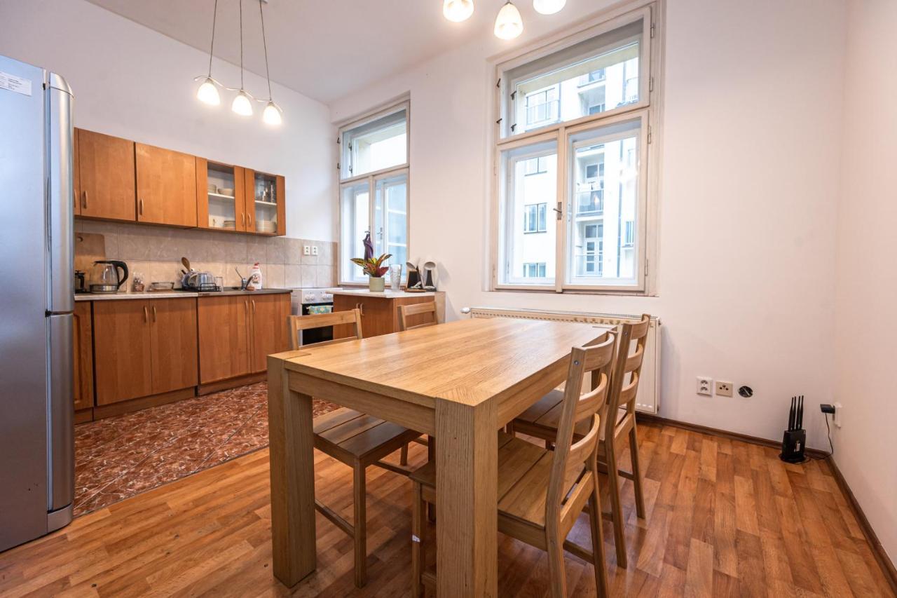 Apartment Lublanska 48 Praag Buitenkant foto